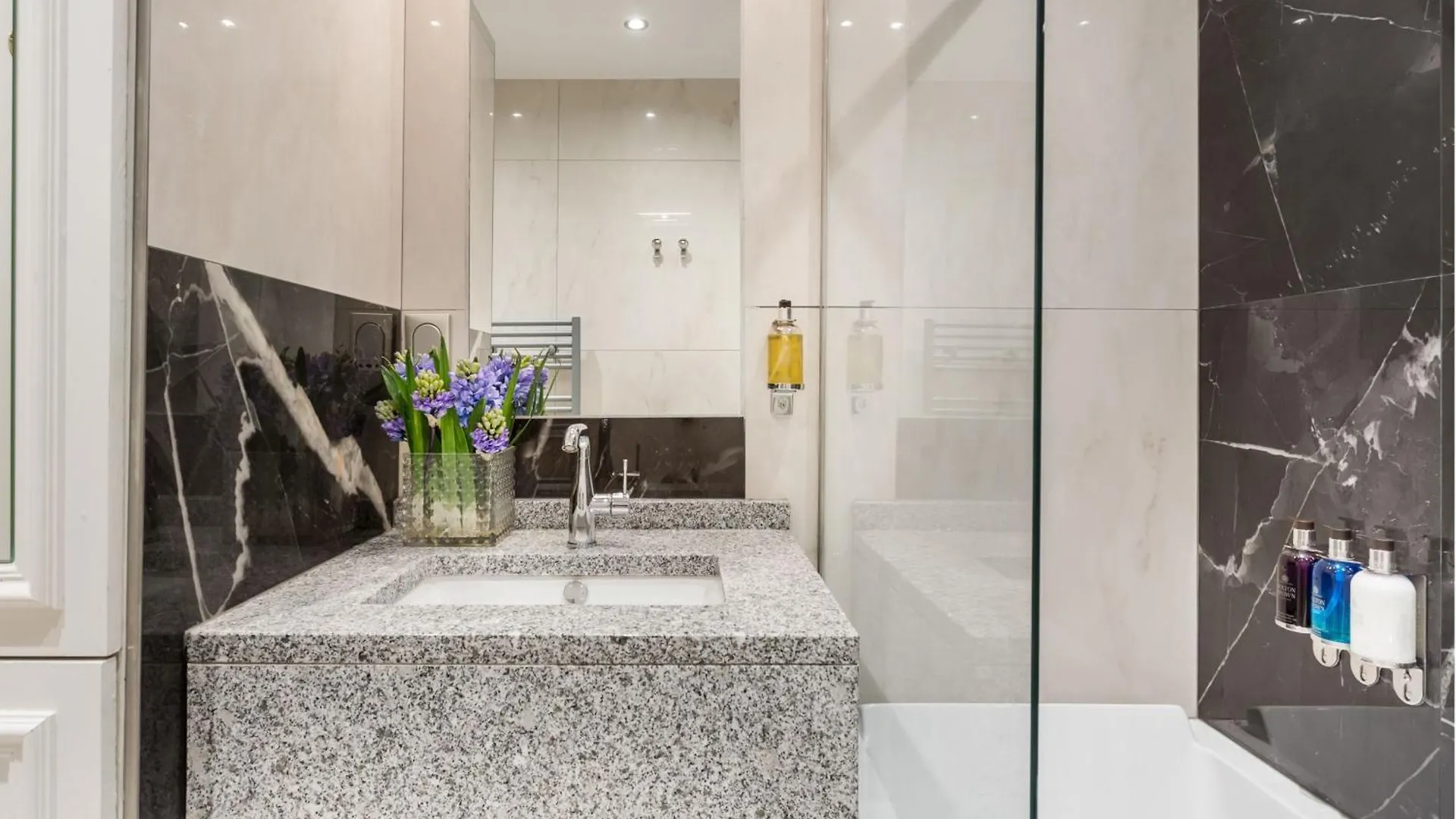 Merveil - Luxury Suite -Champs Elysees- Ponthieu I Paris 0*,  France
