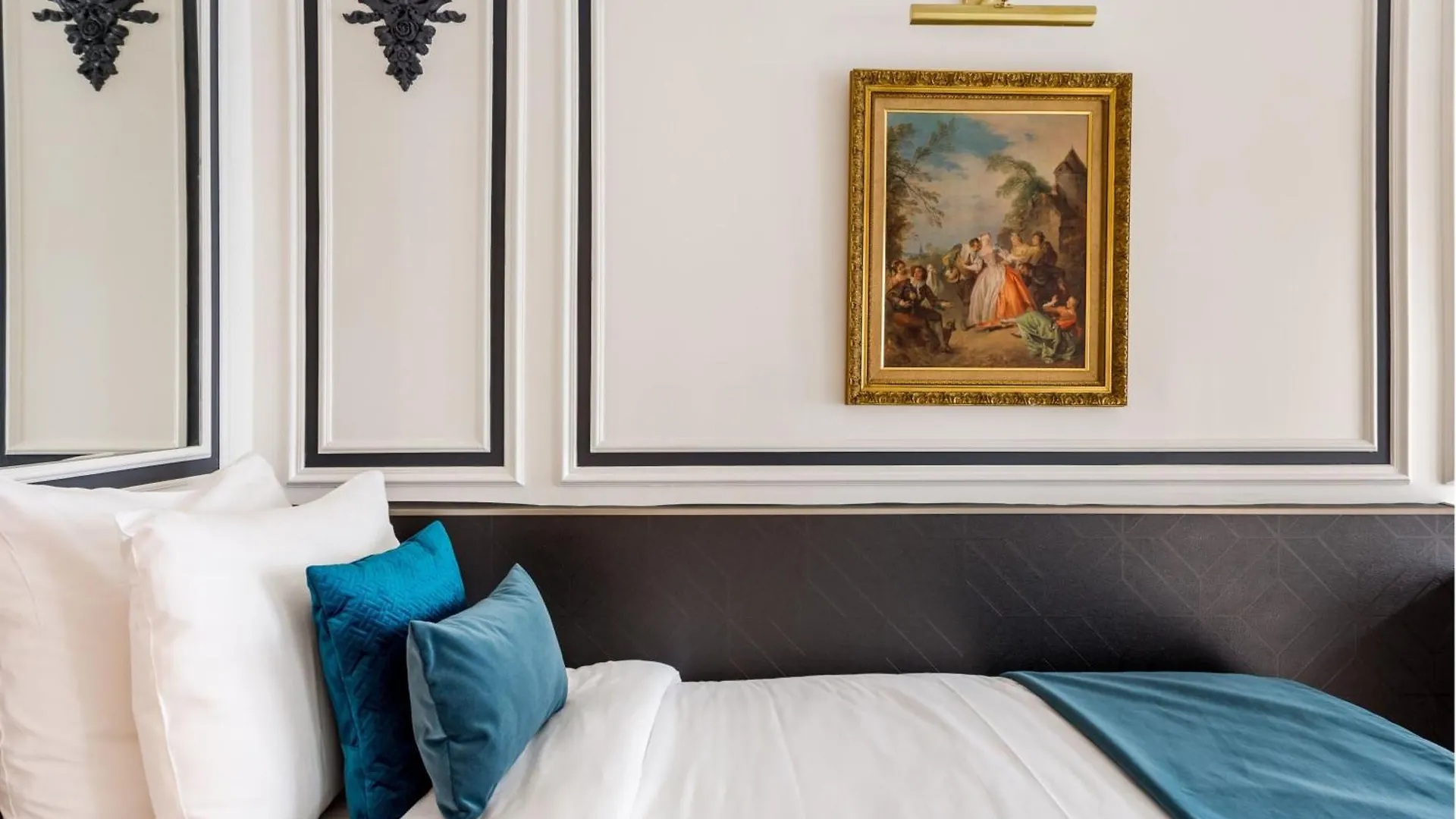 Merveil - Luxury Suite -Champs Elysees- Ponthieu I Paris Apartment