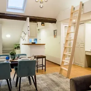  Apartment Spacious In Hyper Center - Smart Tv & Wifi - 4p
